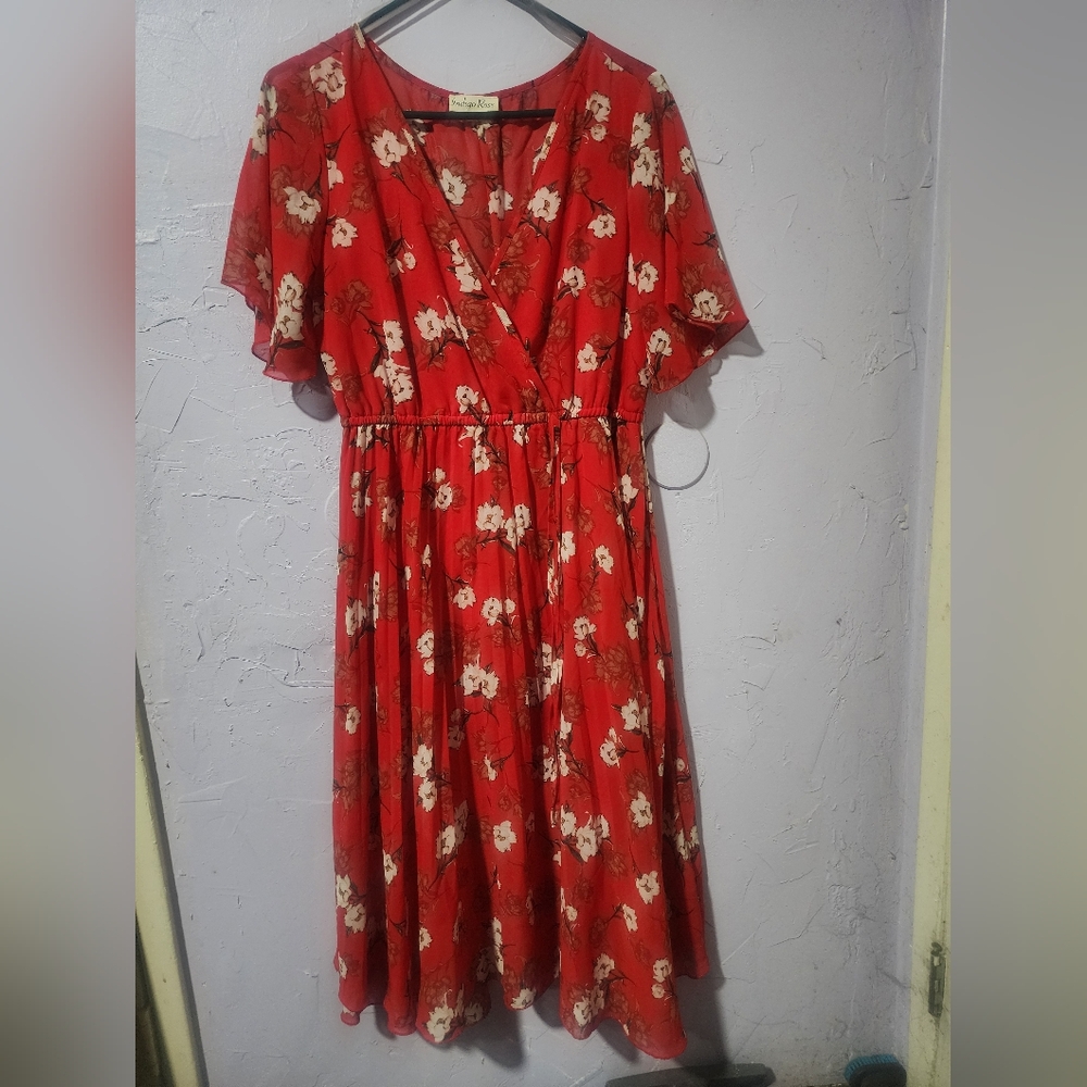 Indigo Rose Women's Dress size Large Red White Flowers Pleated Skirt